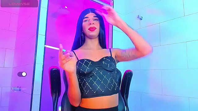 Snapshot of laura_barjun chatting on 02.11.26 laura barjun online show from 02.11.26