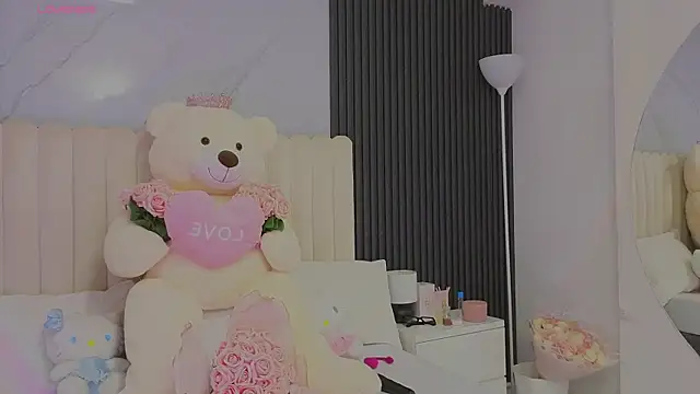 Madiee Rhea online show from 08.01.26