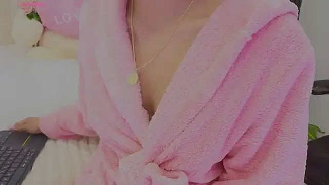 Madiee Rhea online show from 08.04.26