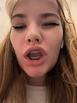 Snapshot of Holy_Tereza chatting on 12.03.24 Holy Tereza online show from 12.03.24