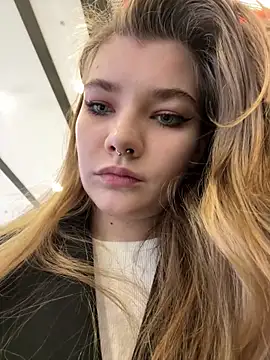 Snapshot of Holy_Tereza chatting on 12.04.24 Holy Tereza online show from 12.04.24