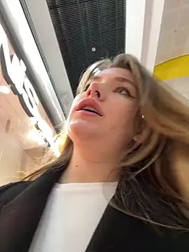 Snapshot of Holy_Tereza chatting on 12.13.24 Holy Tereza online show from 12.13.24