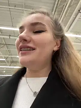 Snapshot of Holy_Tereza chatting on 01.07.25 Holy Tereza online show from 01.07.25