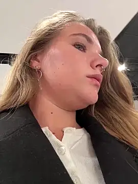 Snapshot of Holy_Tereza chatting on 02.19.25 Holy Tereza online show from 02.19.25