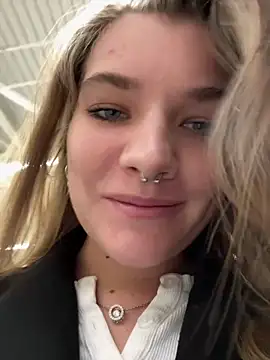 Snapshot of Holy_Tereza chatting on 03.21.25 Holy Tereza online show from 03.21.25