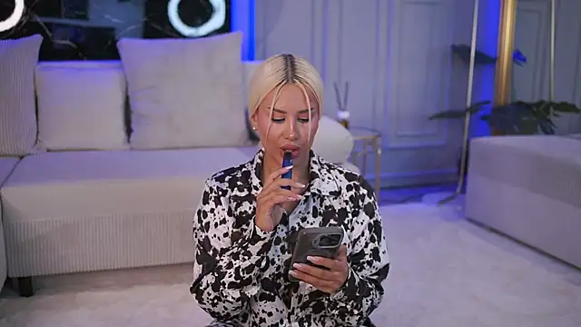 Snapshot of EvaZane chatting on 07.27.26 EvaZane online show from 07.27.26