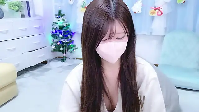 Snapshot of MAOchaso chatting on 12.20.25 MAOchaso online show from 12.20.25