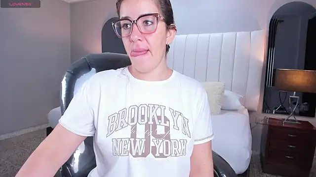 vanity sex online show from 10.31.25