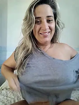 Snapshot of annamell chatting on 03.05.26 annamell online show from 03.05.26