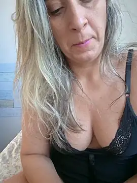 Snapshot of annamell chatting on 03.20.26 annamell online show from 03.20.26