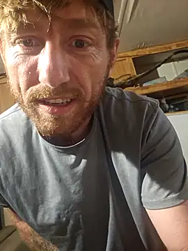 Snapshot of Snowwisss chatting on 10.06.25 Snowwisss online show from 10.06.25