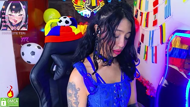 Snapshot of REDHOTTER_ chatting on 06.19.26 REDHOTTER online show from 06.19.26