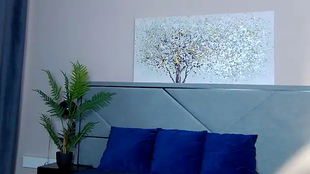 Snapshot of NicoleRosss chatting on 11.10.25 NicoleRosss online show from 11.10.25