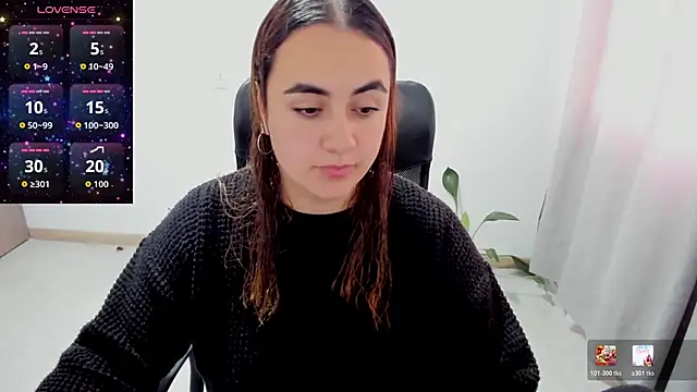 Snapshot of maryluna95 chatting on 05.29.26 maryluna95 online show from 05.29.26