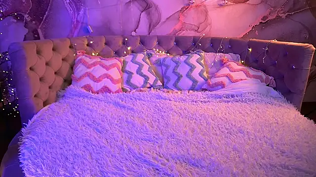 Snapshot of CoolTatis chatting on 02.07.26 CoolTatis online show from 02.07.26