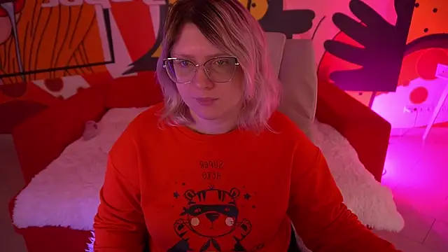 Snapshot of CoolTatis chatting on 02.08.26 CoolTatis online show from 02.08.26