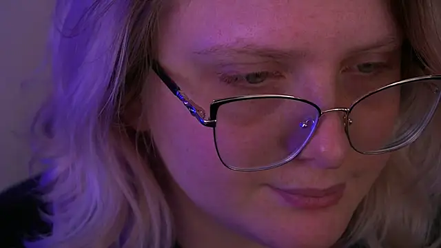 Snapshot of CoolTatis chatting on 02.16.26 CoolTatis online show from 02.16.26