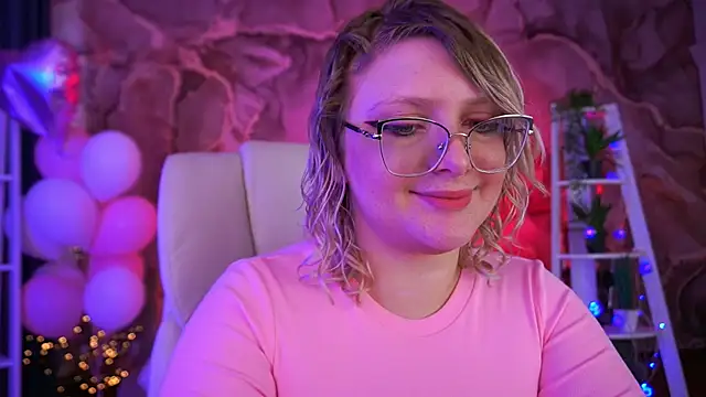 Snapshot of CoolTatis chatting on 02.22.26 CoolTatis online show from 02.22.26