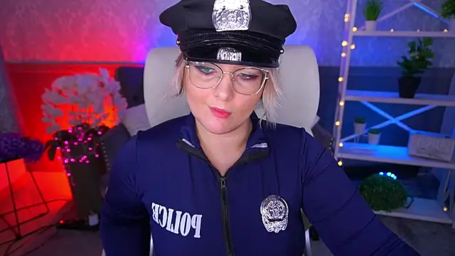 Snapshot of CoolTatis chatting on 02.23.26 CoolTatis online show from 02.23.26