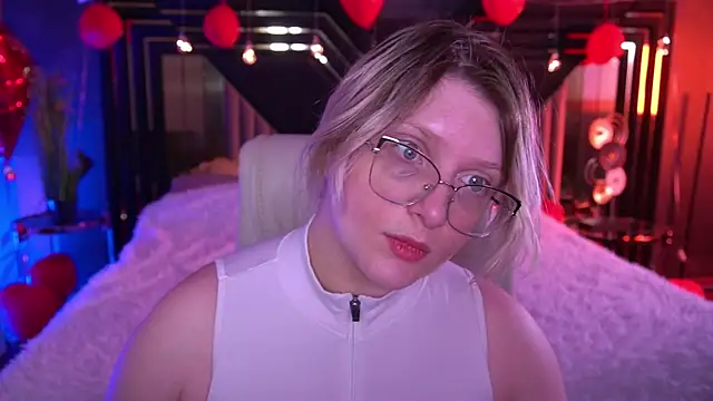 Snapshot of CoolTatis chatting on 02.26.26 CoolTatis online show from 02.26.26