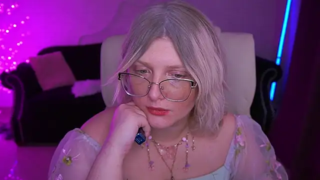 Snapshot of CoolTatis chatting on 02.27.26 CoolTatis online show from 02.27.26