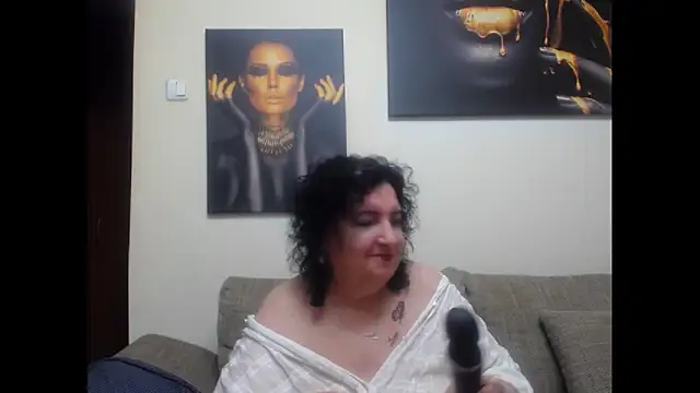 Snapshot of maturekorine chatting on 05.27.26 maturekorine online show from 05.27.26