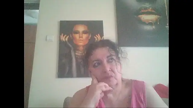 Snapshot of maturekorine chatting on 06.27.26 maturekorine online show from 06.27.26