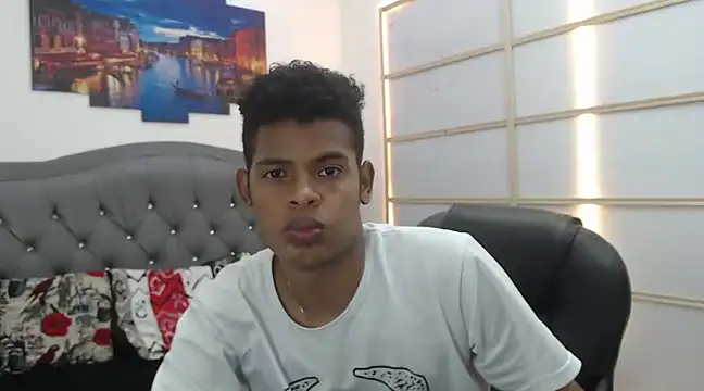 Snapshot of boylittle19cm chatting on 03.02.25 boylittle19cm online show from 03.02.25