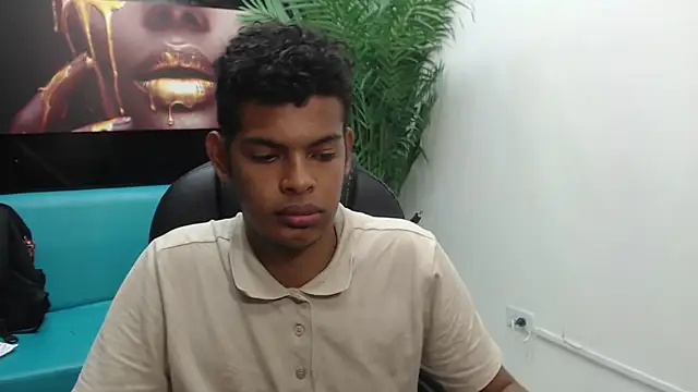 Snapshot of boylittle19cm chatting on 03.06.25 boylittle19cm online show from 03.06.25