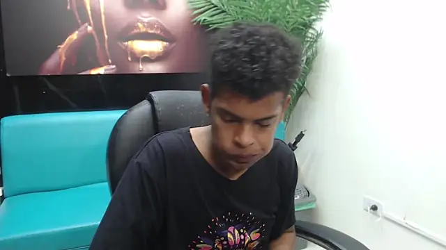 Snapshot of boylittle19cm chatting on 03.07.25 boylittle19cm online show from 03.07.25