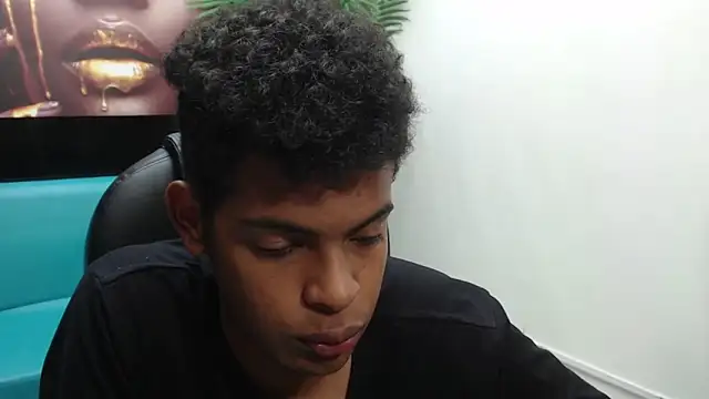 Snapshot of boylittle19cm chatting on 03.07.25 boylittle19cm online show from 03.07.25