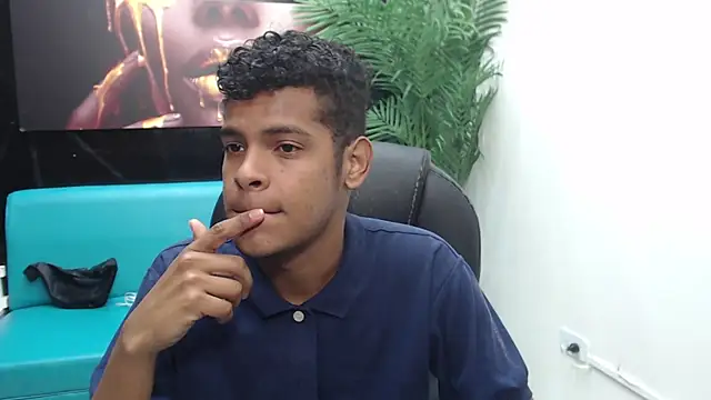 Snapshot of boylittle19cm chatting on 03.09.25 boylittle19cm online show from 03.09.25