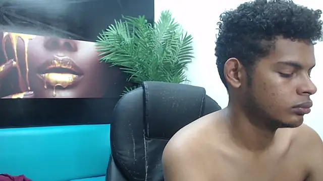 Snapshot of boylittle19cm chatting on 03.12.25 boylittle19cm online show from 03.12.25