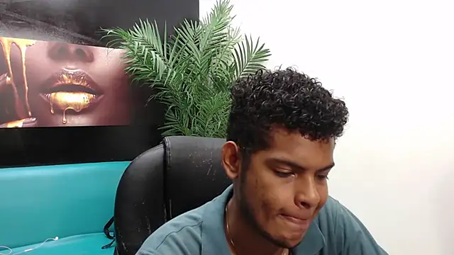 Snapshot of boylittle19cm chatting on 03.16.25 boylittle19cm online show from 03.16.25