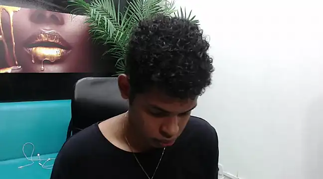 Snapshot of boylittle19cm chatting on 03.20.25 boylittle19cm online show from 03.20.25