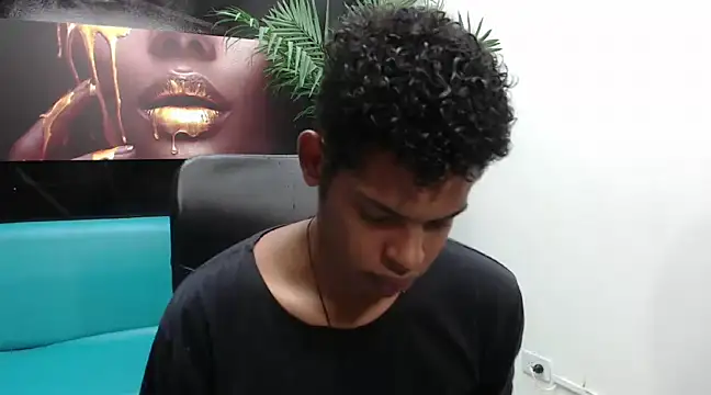 Snapshot of boylittle19cm chatting on 03.21.25 boylittle19cm online show from 03.21.25