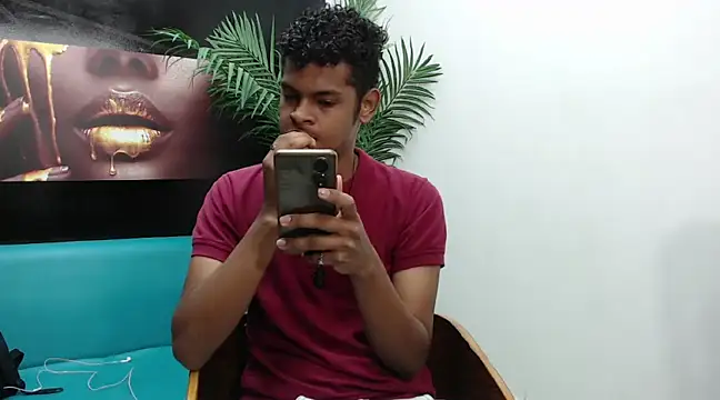 Snapshot of boylittle19cm chatting on 03.22.25 boylittle19cm online show from 03.22.25