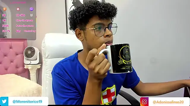 Snapshot of boylittle19cm chatting on 10.07.25 boylittle19cm online show from 10.07.25