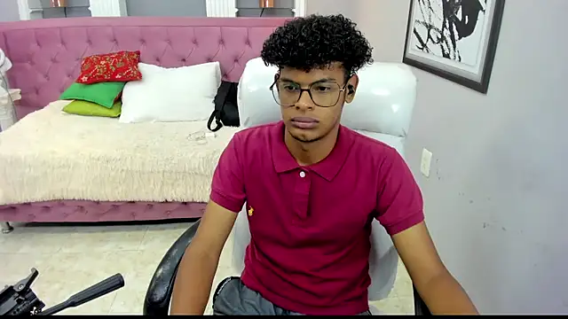 Snapshot of boylittle19cm chatting on 10.08.25 boylittle19cm online show from 10.08.25