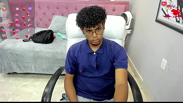 Snapshot of boylittle19cm chatting on 10.12.25 boylittle19cm online show from 10.12.25