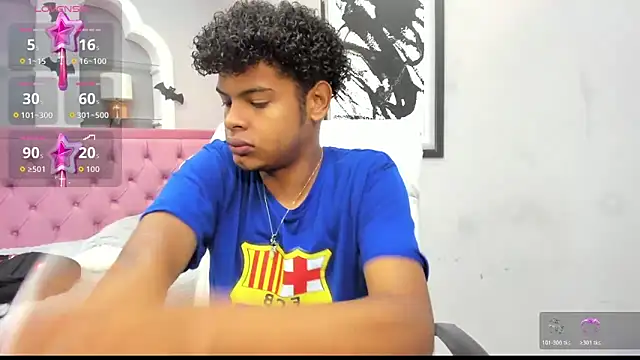 Snapshot of boylittle19cm chatting on 10.21.25 boylittle19cm online show from 10.21.25