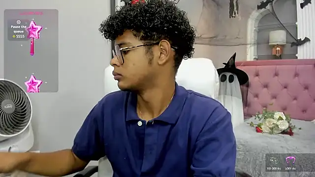 Snapshot of boylittle19cm chatting on 11.01.25 boylittle19cm online show from 11.01.25