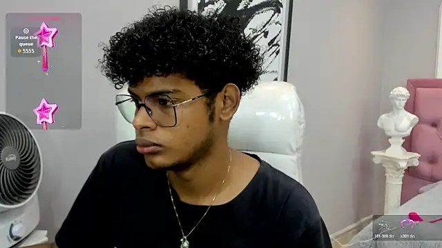 Snapshot of boylittle19cm chatting on 11.05.25 boylittle19cm online show from 11.05.25