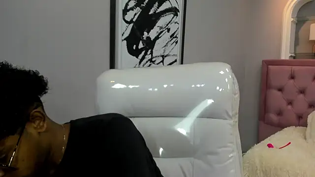 Snapshot of boylittle19cm chatting on 11.19.25 boylittle19cm online show from 11.19.25