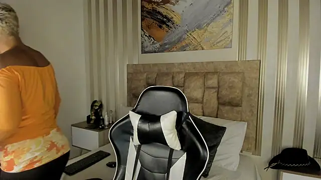 summer night  online show from 12.03.25