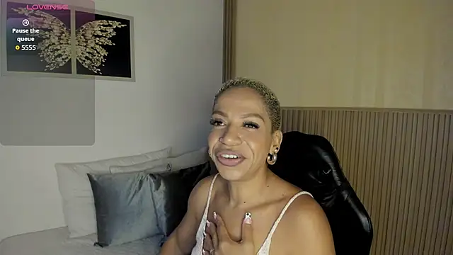 Snapshot of summer_night_ chatting on 02.05.26 summer night online show from 02.05.26