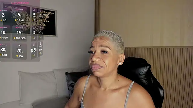 Snapshot of summer_night_ chatting on 02.08.26 summer night online show from 02.08.26