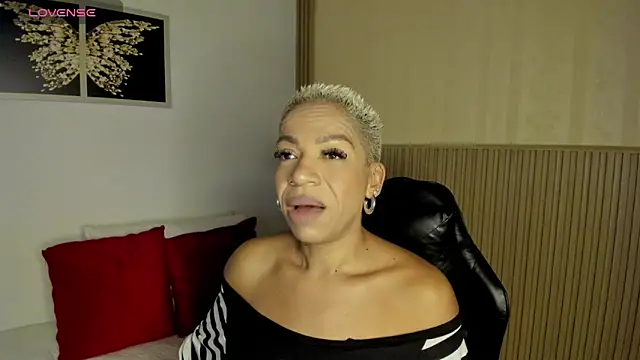 Snapshot of summer_night_ chatting on 03.15.26 summer night online show from 03.15.26