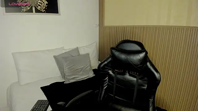 summer night  online show from 04.25.26