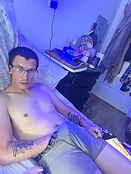 Snapshot of Hatchetwound6969 chatting on 02.01.26 Hatchetwound6969 online show from 02.01.26